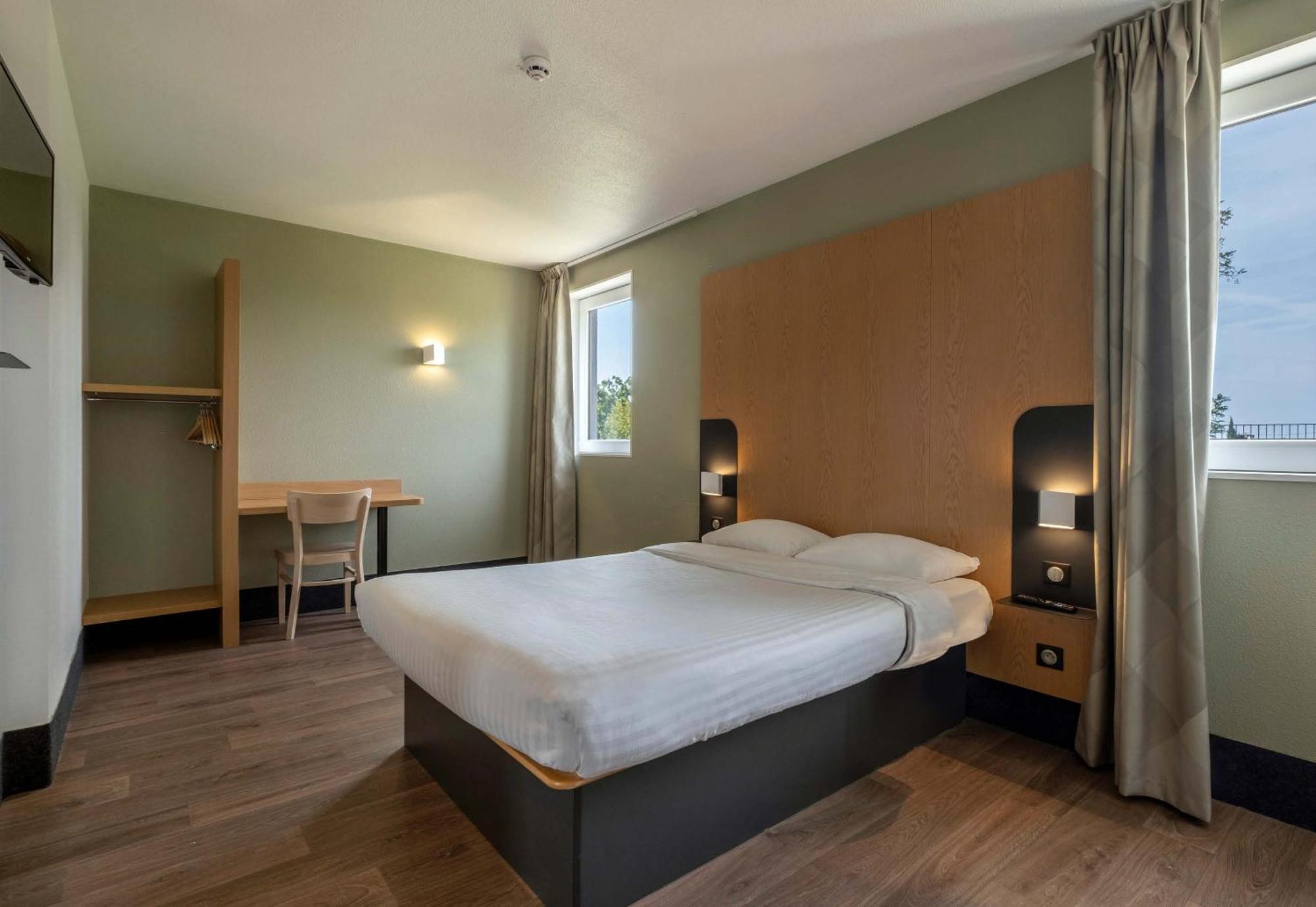 B&B Hotel Niort Marais Poitevin Est Exterior photo